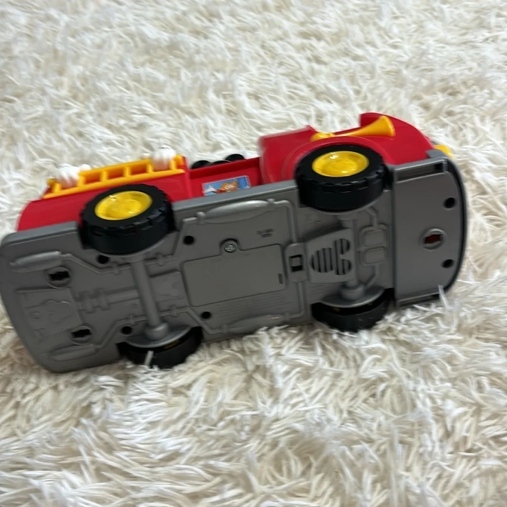 Disney’s Mickey Mouse Mickey’s Fire Engine Vehicle Playset Lights and Sounds